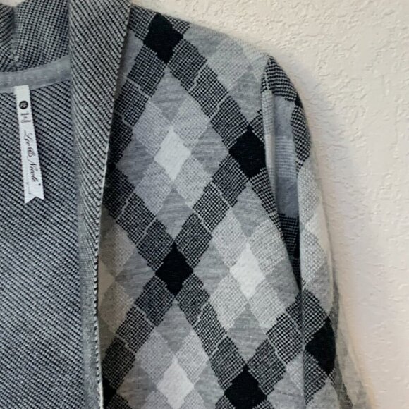 Checkered womens coat SZ PL - black and white diagonal checkers - open light wt - Picture 2 of 5